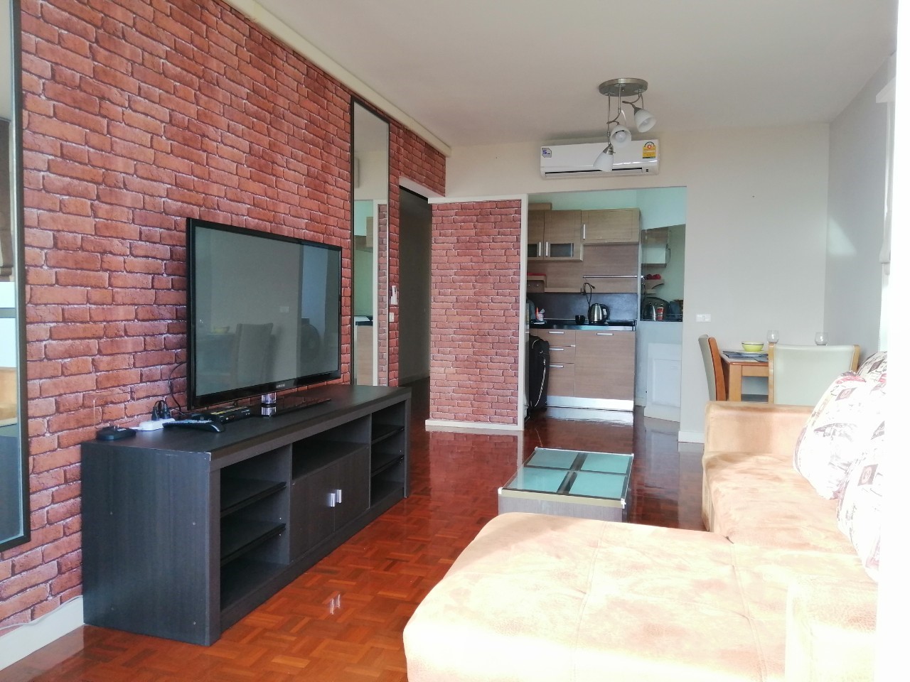 รหัส:  วิคตอเรียเลควิวคุณน้ำ ต้องการให้เช่า CONDO Victoria Lakeview วิคตอเรีย เลควิว 2BEDROOM1ห้องน้ำ 58 ตาราง.เมตร 9500 บ. ใกล้กับ ถนนติวานนท์ Hot!!