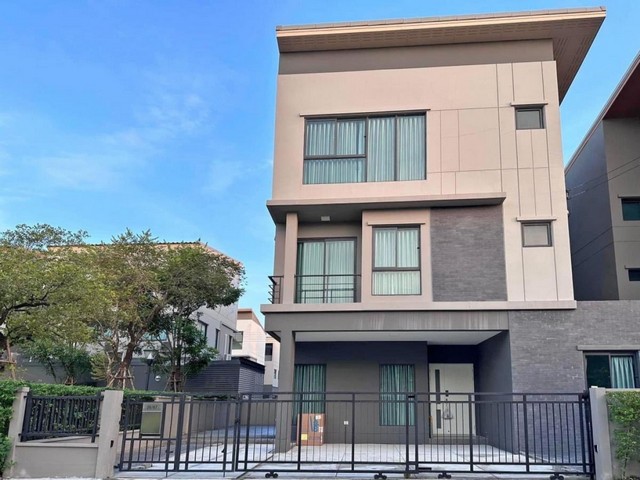 รหัส  T26-380  RENT ให้เช่า ทาวน์เฮ้าส์ - 45 ตร.ว. 0 ngan 0 ไร่ 4BR4BATHROOM 65000 thb ใกล้กับ ใกล้แฟชั่น ใกล้รถไฟฟ้าสายสีชมพู ราคาดีเยี่ยม