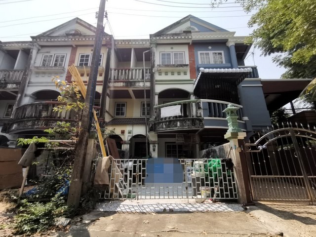 ขายทาวน์เฮ้าส์        ถนนเลียบชายหาดแม่รำพึง ระยอง  