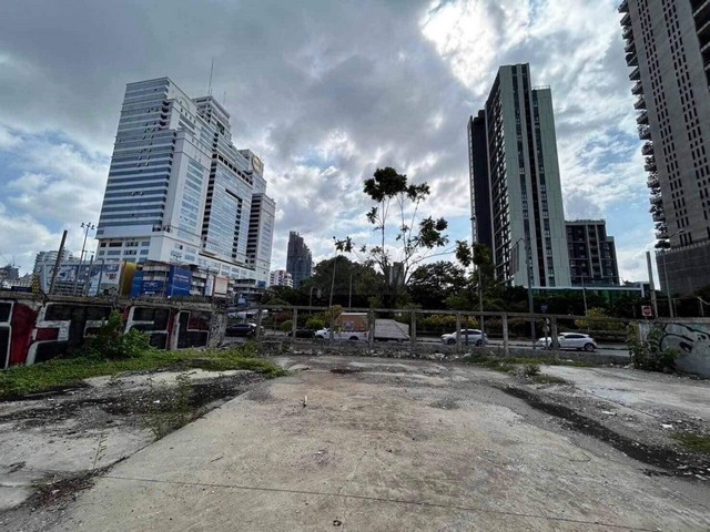 ที่ดิน -  ใหญ่ขนาด 0 ไร่ 0 ngan 264 Square Wah 270000 THB   เยี่ยม ผังสีแดง ติดถนน 2 ด้าน 
