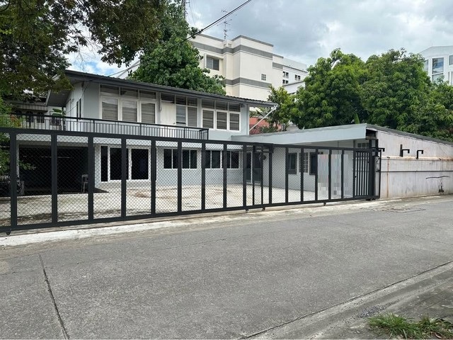 T25-817  ขาย ที่ดิน - กรุงเทพ วัฒนา    ชั้นทั้งหมด 1 ชั้น
