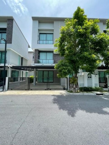 ขายบ้านเดี่ยว 3 ชั้น Super Luxury Villa โครงการบ้านกลางเมือง คลาสเซ่ เอกมัย-รามอินทรา (Baan Klang Muang Classe Ekkamai-Ramintra)