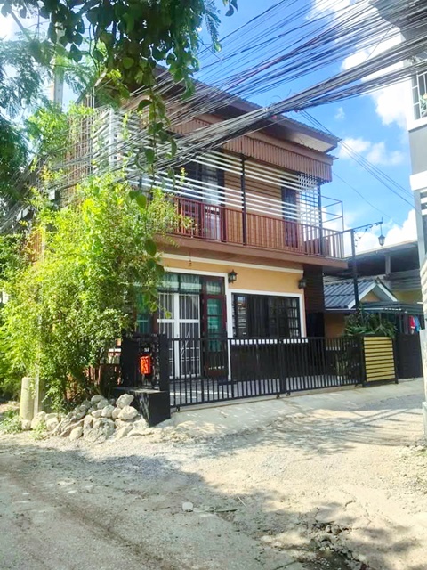 นานาชาติเวลลิงตัน MRTแยกลำสาลี 800 ม. พร้อมเฟอร์ฯ 160 ตร.ม. 3 น้ำรร..  2.6 กม หลังมุม 4นอน 40 ตร.วากรุงเทพกรีฑา5-7-9 บ้านเดี่ยว 2 ชั้น. 