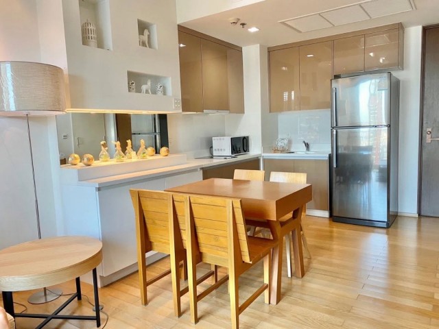 Siri at Sukhumvit Spacious Comfortable Private 30th Floor BTS Thonglor