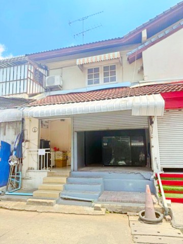 ฟิวเจอร์พาร์ค รังสิต 4.8 กม.ถ.เอกทักษิณ  ร้านค้าห้องกระจก 1 น้ำ ใกล้ ม.รังสิต 350 ม. พื้นที่ 9.5 ตร.ว. 38 ตร.ม.
