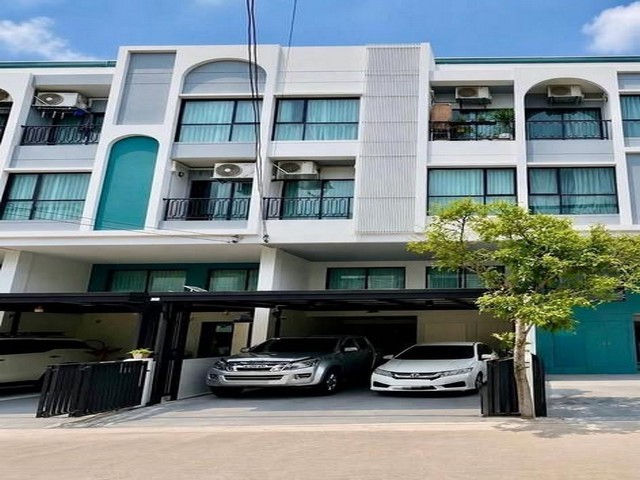 ขายทาวน์โฮม ซอยลาดพร้าว101 โครงการ เมซอง168 ใกล้ Central Eastville