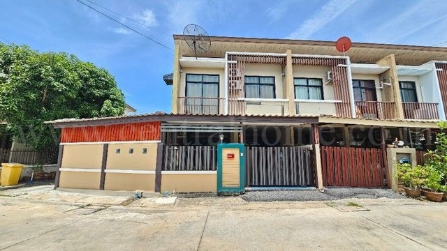 ทาวน์เฮ้าส์ บ้านธนารินทร์ ทาวน์โฮม 2 หลังริม พร้อมอยู่
