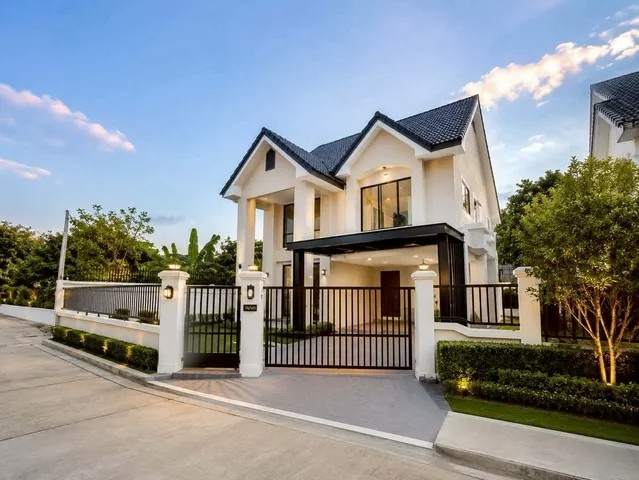 บ้านเดี่ยว 2 ชั้น รีโนเวทใหม่  หมู่บ้าน เฟอร์เฟค เพลส รามคำแหง 164 บ้านสวย พร้อมอยู่ ทำเลดี ใกล้รถไฟฟ้า และสิ่งอำนวยความสะดวกครบครัน