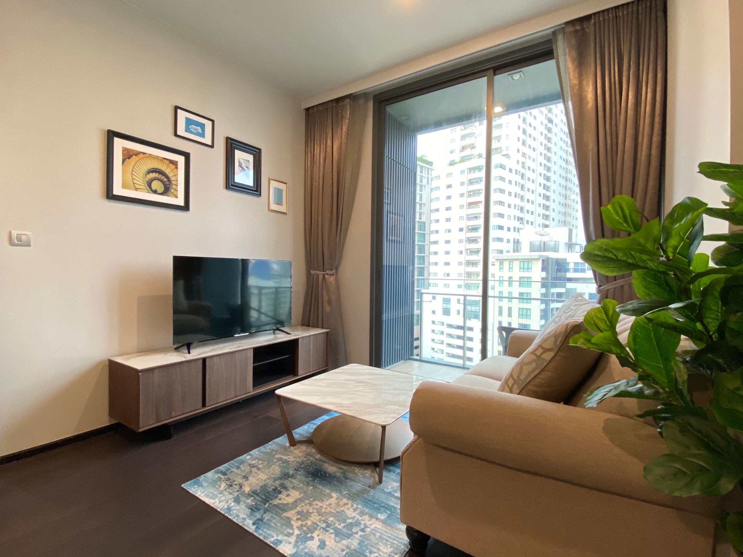 (ห้องมุม) ให้เช่า | คอนโด LAVIQ สุขุมวิท 57 1 ห้องนอน | 1 ห้องน้ำ ขนาด 45 ตารางเมตร – คอนโดหรู ใกล้รถไฟฟ้า BTS ทองหล่อ