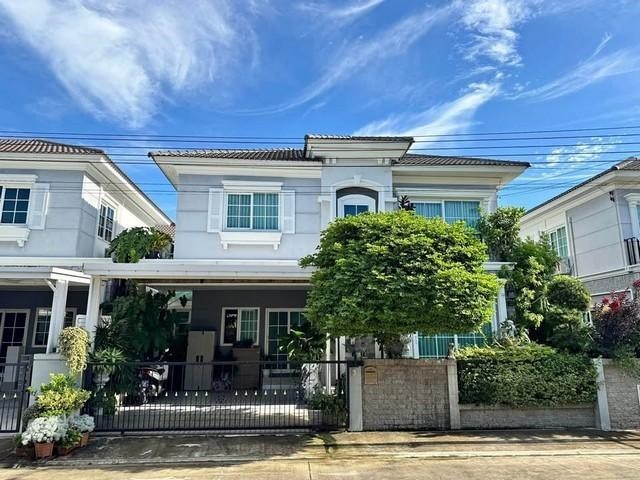ขายบ้าน โครงการ ซอยนวมินทร์42 หมู่บ้าน โกลเด้น นีโอ2 เกษตรนวมินทร์ หน้าบ้านหันทิศใต้ ใกล้ เดอะมอลล์ไลฟ์สโตร์ บางกะปิ