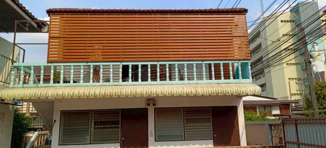ขายบ้านพร้อมที่ดิน 96 ตร.ว. ทำเลศักยภาพ ประชาชื่น 4 แยก 1-2  ใกล้สถานีกลางกรุงเทพอภิวัฒน์ เขตบางซื่อ,กรุงเทพมหานคร
