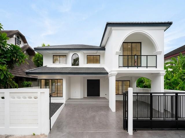 HS 1971 ขายบ้านเดี่ยวหรู 2 ชั้น 80 ตรว 4 ห้องนอน บางนาตราด ซอย 12 รีโนเวทใหม่ทั้งหลัง ใกล้ Central บางนา