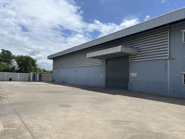 BR 1876 ให้เช่าโกดังพร้อมที่พัก พื้นที่ 1 ไร่ ถนนเศรษฐกิจ สมุทรสาคร ใกล้พระราม 2 พื้นที่สีม่วง