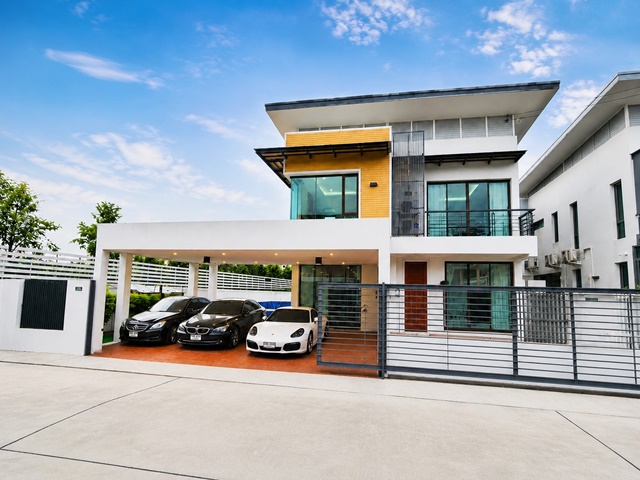 ใกล้ Zanook Wake Park 25นาที สาทร 16กม. บ้านเดี่ยวหรู Pool Villa 2 ชั้น เพชรเกษม 69  5-6นอน สารสาสน์บางบอน 300 ม. แอร์ 7 ตัว  105ตร.ว.