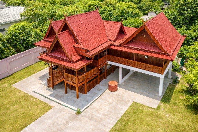 ใกล้เทศบาลตำบลสันปูเลย 900 ม. เชียงใหม่ ดอยสะเก็ด  บ้านทรงไทยล้านนา 3 นอน 3 น้ำ ใกล้ รร.บ้านป่าขุย 700 ม. บรรยากาศรีสอร์ตส่วนตัว