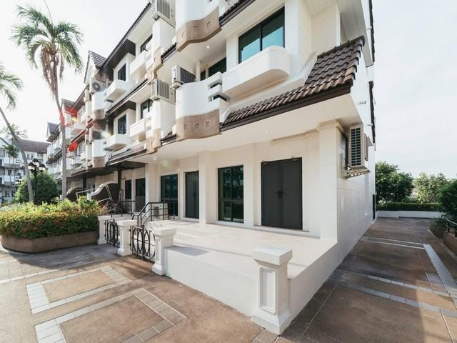 ขายทาวน์โฮม 3 ชั้น 350 ตร.ม. โครงการ Regent 71 Place สุขุมวิท 71 ใกล้ BTS พระโขนง