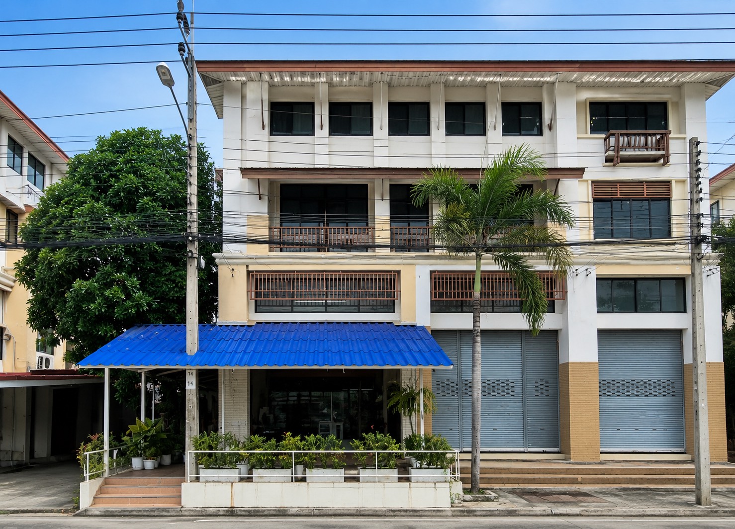 หมู่บ้านกฤษณา อาคารพาณิชย์ 3 ชั้น พร้อมชั้นลอย ซอยกิ่งแก้ว 14/1 ถนนกิ่งแก้ว บางพลี สมุทรปราการ -ราคาพิเศษ ขายพร้อมผู้เช่า คุ้มค่าการลงทุน