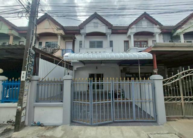 หมู่บ้านศรีชนก ซอยสำเร็จพัฒนา ถนนกาญจนาภิเษก บางใหญ่  บ้านเปล่ารีโนเวทแล้วบางส่วน พร้อมอยู่ สภาพดี ราคาพิเศษ