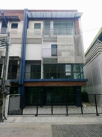 ให้เช่าโฮมออฟฟิศ4ชั้น 320ตร.ม.ย่านนวลจันทร์รามอินทรา40ใกล้MRTรามอินทรากม.6 เลียบด่วน