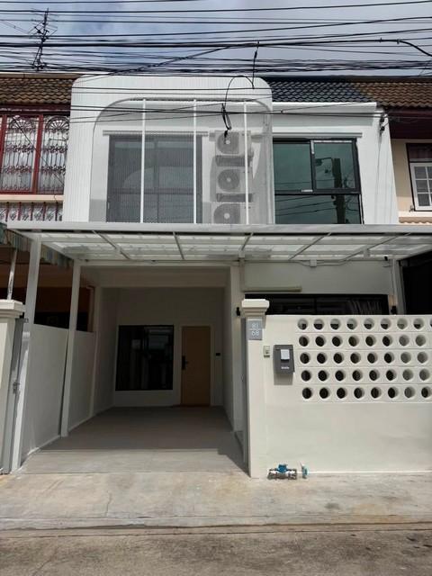 ให้เช่าทาวน์เฮ้าส์ 2 ชั้น 22 ตร.ว. ซอยสุขุมวิท 48 เขตคลองเตย ใกล้ BTS พระโขนง