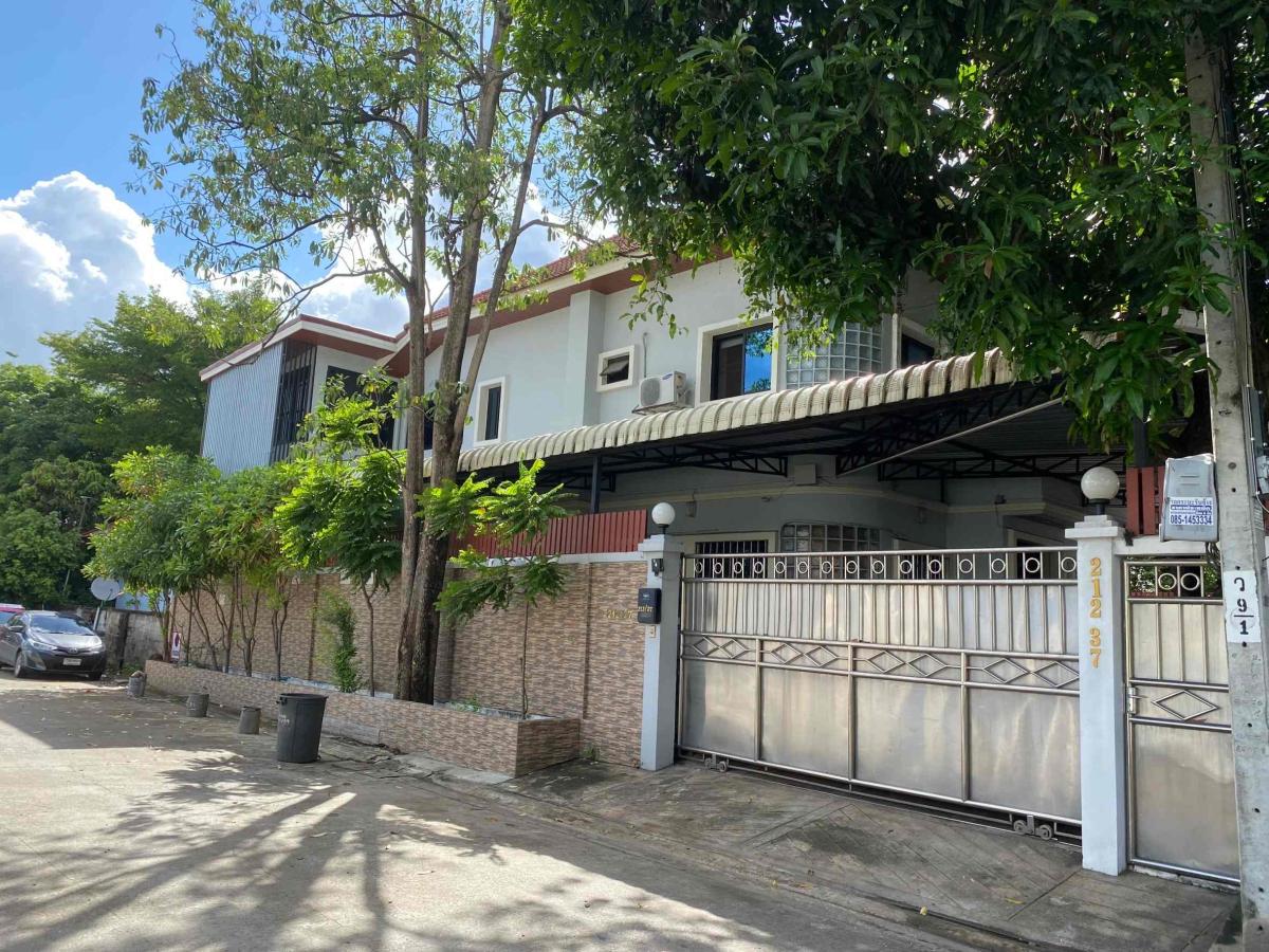 ขายบ้านเดี่ยว 2 ชั้น พร้อมที่ดิน 66 ตร.วา ใจกลางบางคอแหลม กรุงเทพฯ บ้านสร้างตามหลักฮวงจุ้ย พร้อมอยู่