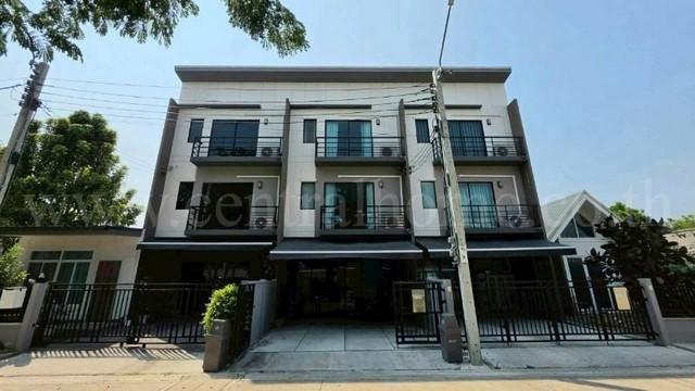 ให้เช่า ทาวน์โฮม 3 ชั้น บ้านกลางเมือง ราชพฤกษ์-สาทร บ้านใหม่ สภาพดี แปลงหน้าสวน