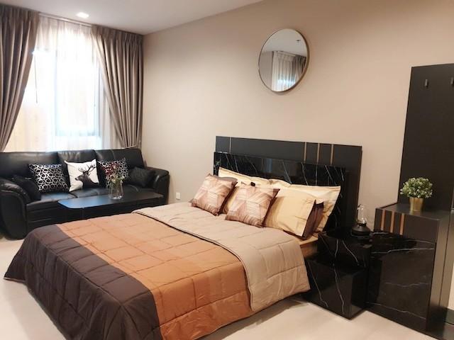 Life One Wireless Safe Convenient 7th Floor BTS PloenChit
