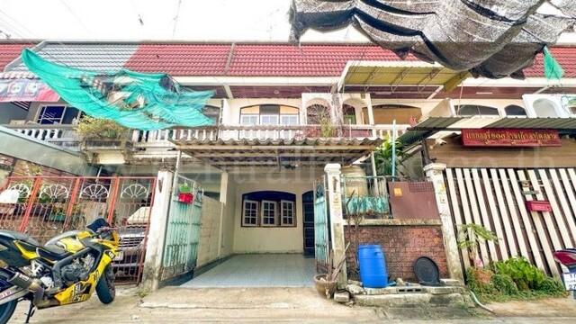 ขายด่วน ทาวน์เฮ้าส์ 2 ชั้น สุขสบายวิลล่า ซอยลาดพร้าว87 ใกล้ทางด่วนเอกมัย-รามอินทรา ราคาถูกมาก