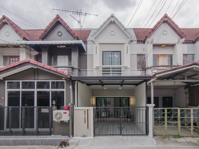 หมู่บ้านมารวย บางเขน 2 ซอยพหลโยธิน54/1 สายไหม ทาวน์โฮมพร้อมอยู่รีโนเวทใหม่ ราคาพิเศษ ใกล้รถไฟฟ้า เข้าอยู่ได้ทันที