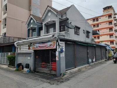 กำไรต่อยอดได้ทันที ขายทาวน์เฮ้าส์หลังริม ประชาชื่นนนทบุรี 8 เนื้อที่ 24.5 ตร.ว มีผู้เช่าเดิม พร้อมพื้นที่เช่าเพิ่ม 4 ล็อค