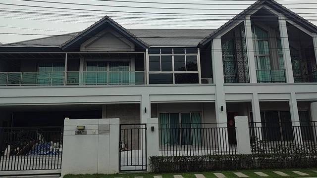 ขายหรือเช่า บ้านสุดหรูในโครงการบางกอก บูเลอวาร์ด ซิกเนเจอร์ ลาดพร้าว-เสรีไทย