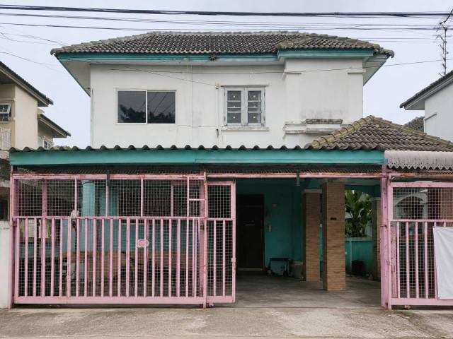 หมู่บ้านเศรณี วิลล่า ถนนบ้านกล้วย-ไทรน้อย บางบัวทอง บ้านหลังใหญ่ขายตามสภาพ ต่อเติมเต็ม พื้นที่ใช้สอยคุ้มค่า ราคาพิเศษ