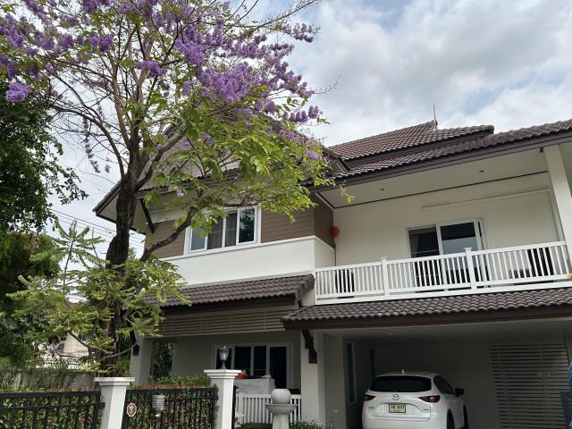 ขายบ้านเดี่ยวพร้อมเฟอร์นิเจอร์ หมู่บ้านปาริชาติ หางดง เชียงใหม่ 4 ห้องนอน 5 ห้องน้ำ ราคา 6 ล้าน