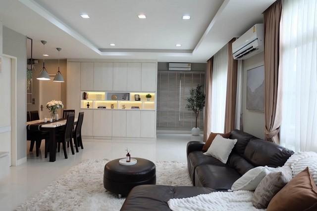 ให้เช่าบ้านเดี่ยว  2 ชั้น ใกล้ เมกา บางนา เซ็นทรัล บางนา หมู่บ้านมัณฑนา 2 บางนา กม.7 ซอย รร.ราชวินิต บางแก้ว