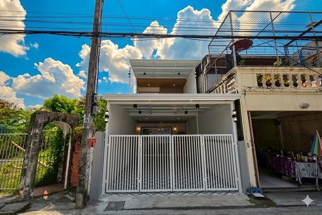ทาวน์เฮ้าส์ 2 ชั้น ซอยเรวดี 22-รัตนาธิเบศน์ ซอย 9 ทำเลดี ติดสถานีรถไฟฟ้าศูนย์ราชการนนทบุรี
