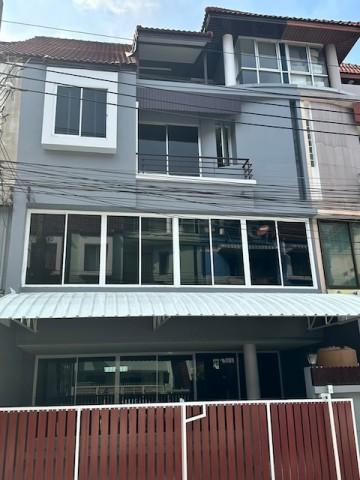 BH4318 ให้เช่าโฮมออฟฟิศ 4 ชั้น 350 ตารางเมตร ลาดพร้าว 80 เหม่งจ๋าย รีโนเวทใหม่ จดทะเบียนบริษัทได้ ไม่มีค่าส่วนกลาง