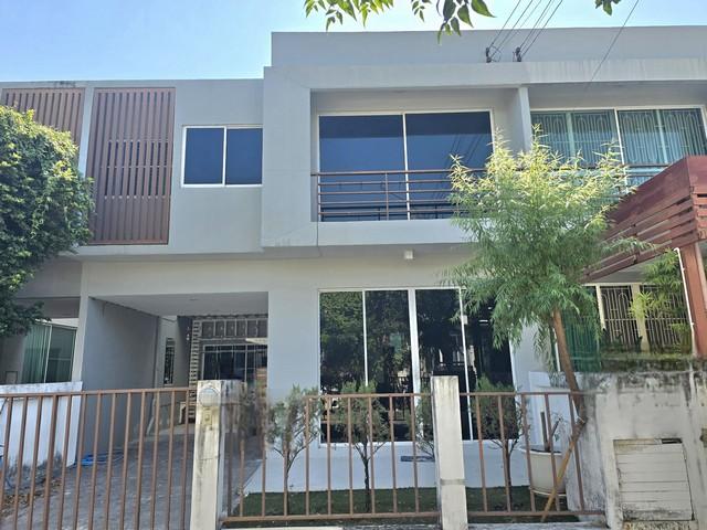 ให้เช่าทาวน์โฮม2ชั้น แปลงมุม 23ตรว. ใกล้แฟชั่นไอส์แลนด์