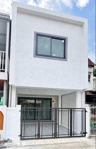 ขาย ทาวน์เฮ้าส์ 2 ชั้น หมู่บ้านพรทิพย์ ซอยบางศรีเมือง37 เนื้อที่ 17 ตารางวา ใกล้ท่าน้ำนนท์