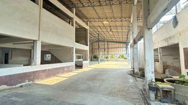 โกดัง 1225ตรม.  300ตร.ว. Letana Hotel 1.86กม. เทพารักษ์  บางพลี-ตำหรุ ธนสิทธิ์  สนามฟุตบอล Siam Inter FC ใกล้รร.ประภามนตรี 3 300 ม.