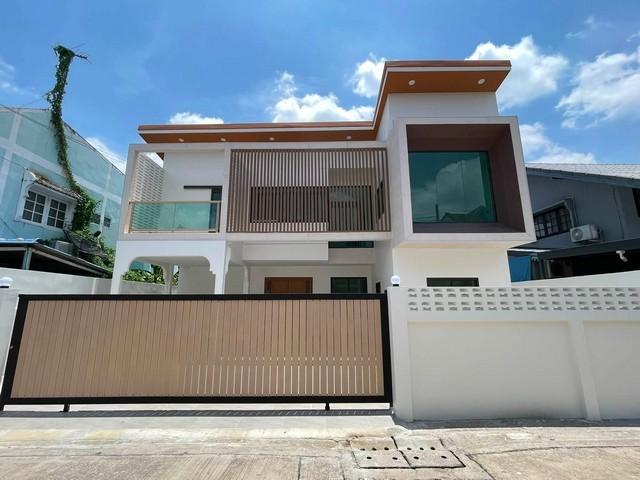 T26-1218 ขาย บ้าน - 11900000 บาท ชั้นทั้งหมด 2 ชั้น