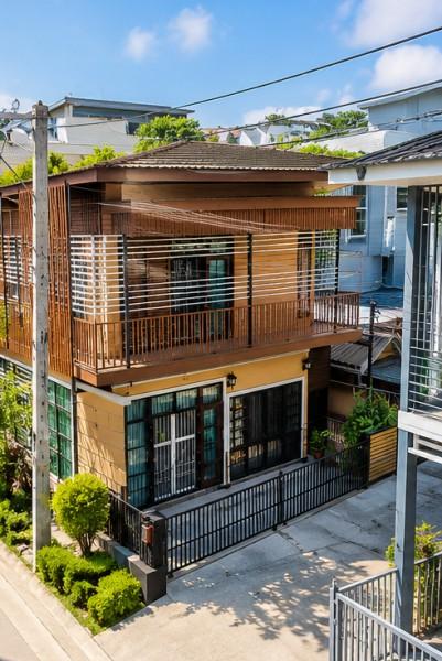 บ้านเดี่ยวหลังมุม 4นอน กรุงเทพกรีฑา7  รถไฟฟ้าสายสีเหลือง ศรีกรีฑา 2.1กม. 3 น้ำ  40 ตร.ว. 160 ตร.ม. นานาชาติเวลลิงตันคอลเลจ   รามคำแหง60