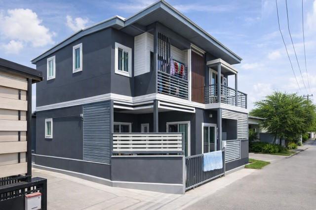260906tafbmles ให้เช่า บ้าน บ้านเดี่ยวหลังมุม 4นอน กรุงเทพกรีฑา7  รถไฟฟ้าสายสีเหลือง ศรีกรีฑา 2.1กม. 3 น้ำ  40 ตร.ว. ชั้นที่ 1 ชั้นทั้งหมด