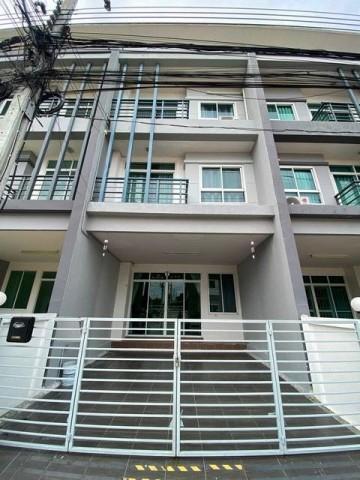 HR 10421 ให้เช่า ขายทาวน์โฮม3ชั้น หมู่บ้านรื่นฤดี7 รามอินทรา หทัยราษฎร์ รับจดทะเบียน รับสัตว์เลี้ยง