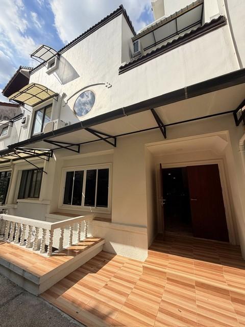 T26-362 ให้เช่า ทาวน์เฮ้าส์ - ชั้นที่ 1 ใกล้กับ ใกล้ BTS เซนต์หลุยส์ กรุงเทพ สาทร    60000 บาทต่อเดือน