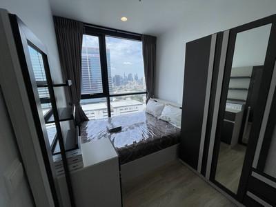 ให้เช่าคอนโด Oka Haus Sukhumvit 36 ชั้น 27 ขนาด 26.77 ตร.ม. วิวอาคารมาลีนนท์ เฟอร์ครบพร้อมอยู่ ใกล้ทองหล่อ