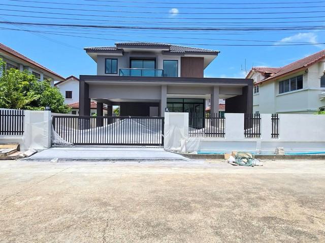 ชลลดา บางบัวทอง-รัตนาธิเบศร์ หลังใหญ่  บ้าน  Hybrid Home  มือสองตกเเต่งใหม่