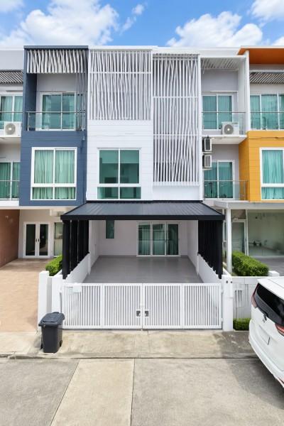 260930sodknt ให้เช่า ทาวน์เฮ้าส์ รามอินทรา 70-76 ทาวน์โฮม 3 ชั้น 3นอน แม็คโคร รามอินทรา 150ม.  MRTนพรัตน 100ม.  3 น้ำ ใกล้ตลาดสวนสยาม 600 ม