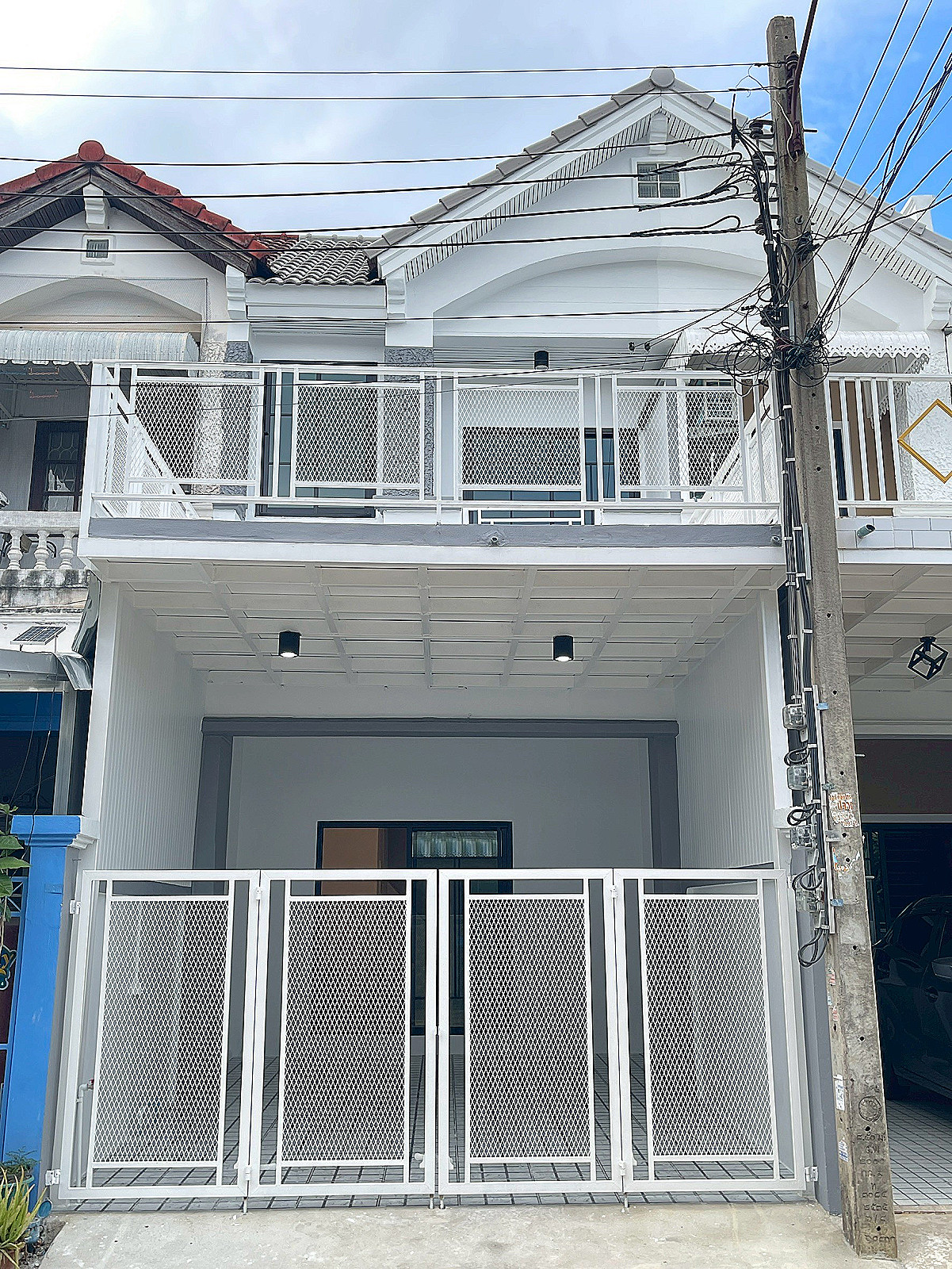 ขายด่วน! ทาวน์เฮาส์ 2 ชั้น หมู่บ้านบุศรินทร์ ซอยบ้านกล้วย-ไทรน้อย โครงการคุณภาพจากแลนด์แอนด์เฮ้าส์ (L&H) สภาพดี